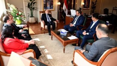 وزير التجارة والصناعة يستعرض فرص ومقومات الاستثمار في مصر ومشروعات الشركة الحالية والمستقبلية بالسوق المصري