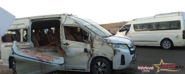 انقلاب سيارة ميكروباص تقل طلاب إحدى الجامعات الخاصة بالطريق الإقليمي اتجاه العاشر من رمضان