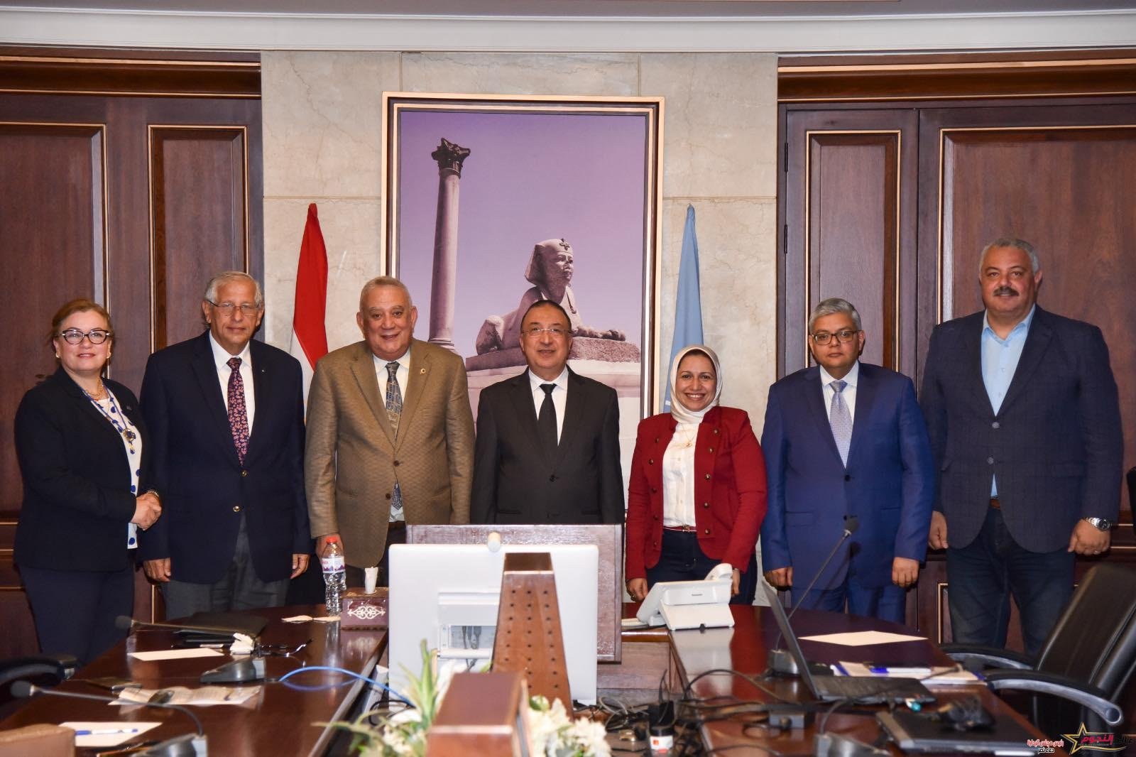 محافظ الإسكندرية: يكلف بالبدء الفوري في أعمال تنفيذ مشروع تطوير شاطئ ذوي الهمم بالأنفوشي