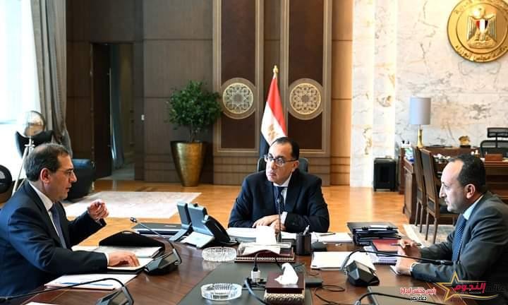 مدبولي يتابع مع وزير البترول عددا من ملفات العمل وموقف توفير الاحتياجات البترولية قبل إجازة العيد