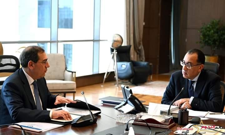 مدبولي يتابع مع وزير البترول عددا من ملفات العمل وموقف توفير الاحتياجات البترولية قبل إجازة العيد