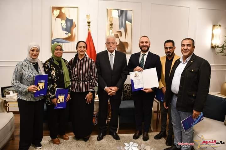 محافظ جنوب سيناء يكرم أعضاء لجان البت الخاصة بطلبات التصالح علي أعمال البناء المخالف 2 محافظ جنوب سيناء يكرم أعضاء لجان البت الخاصة بطلبات التصالح علي أعمال البناء المخالف