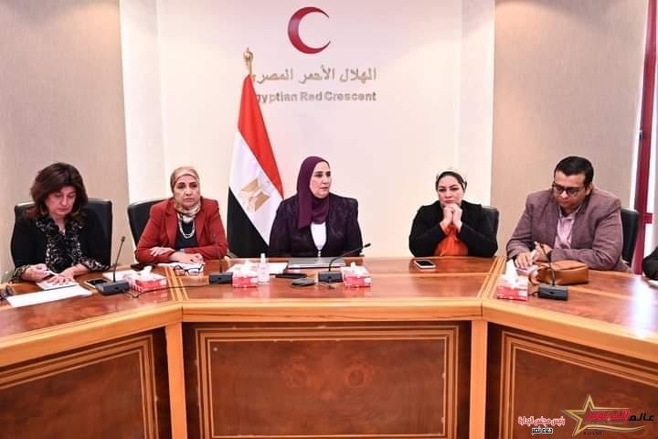 وزيرة التضامن الاجتماعي تتابع الموقف التنفيذي لبرنامج "بالوعي.. مصر بتتغير للأفضل" في المحافظات