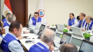 وزير الصحة يترأس اجتماع غرفة الأزمات والطوارئ المركزية لمتابعة تطبيق خطة التأمين الطبي لعيد الفطر المبارك