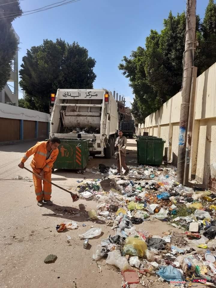 محافظ أسيوط: حملات نظافة مكثفة خلال أجازة عيد الفطر ورفع 450 طن مخلفات بالمراكز والاحياء 2 محافظ أسيوط: حملات نظافة مكثفة خلال أجازة عيد الفطر ورفع 450 طن مخلفات بالمراكز والاحياء