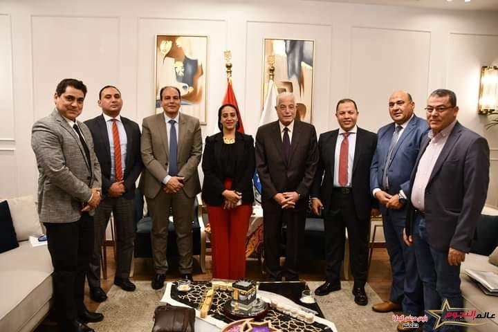 محافظ جنوب سيناء يبحث مع اللجنة المنظمة الاستعدادات الخاصة بانعقاد المؤتمر الأفريقي للطاقة 1 محافظ جنوب سيناء يبحث مع اللجنة المنظمة الاستعدادات الخاصة بانعقاد المؤتمر الأفريقي للطاقة