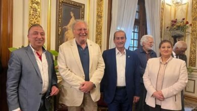 إطلاق حمامة السلام من قلب ستاد الإسكندرية ترحيبا بجلالة الملك احمد فؤاد الثاني ملك مصر السابق 