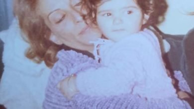 دنيا عبد العزيز تحرص على ذكرى وفاة والدتها