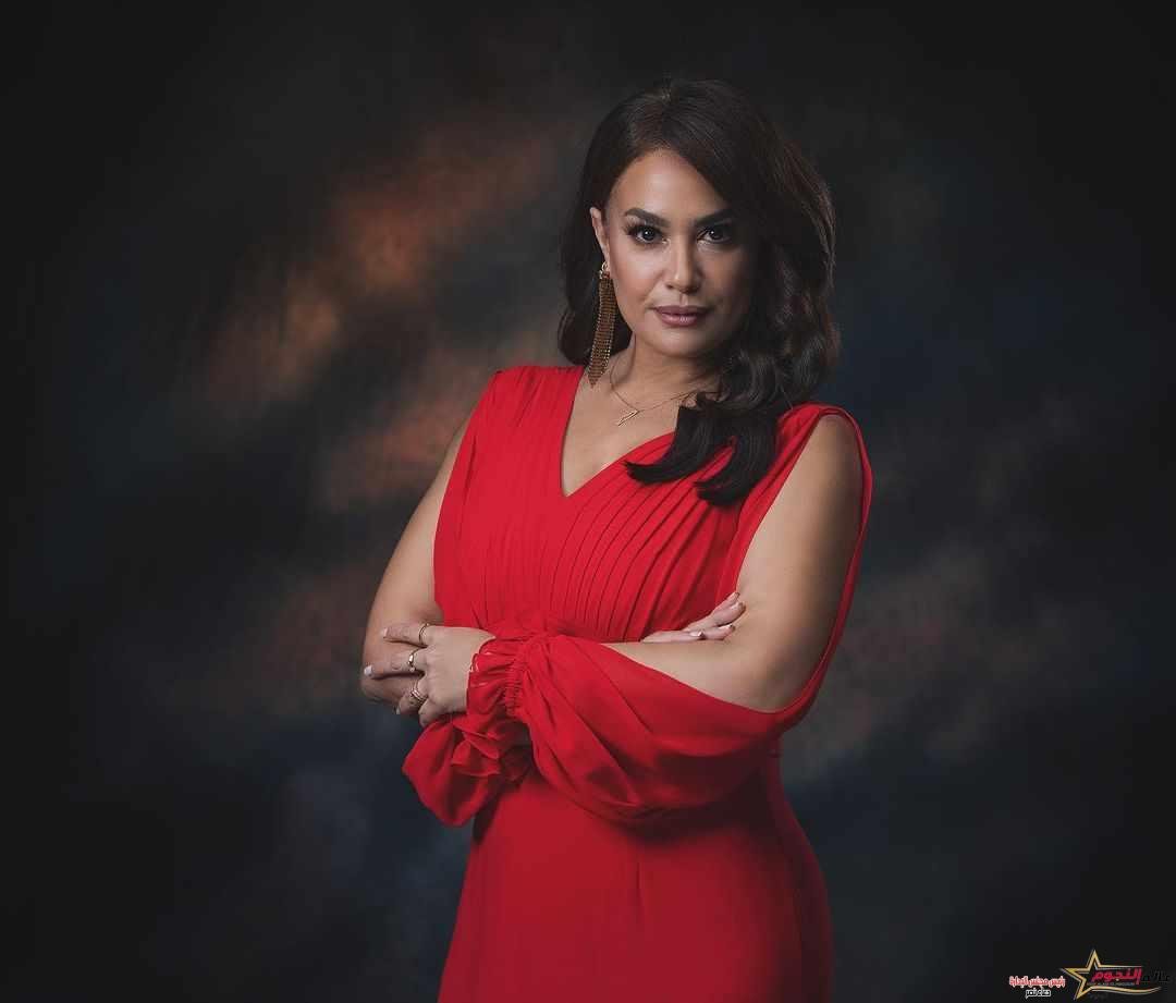 أسرار جديدة عن أعمال هند صبري خارج التمثيل