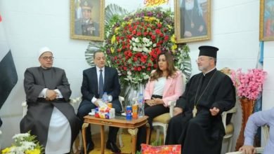 محافظ دمياط تزور كنيسة الروم الأرثوذكس لتقديم التهنئة بمناسبة عيد القيامة المجيد
