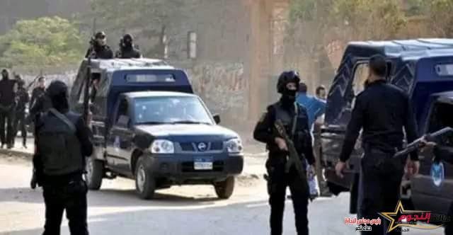 مباحث نصر النوبة تلقى القبض علي عنصر اجرامي بحوزتة ٣٠ قنبلة يدوية وبودرة وبندقية آلية بمنطقة خريط 