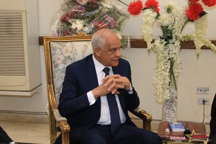 محافظ الجيزة يزور مطرانية شمال الجيزة لتقديم التهنئة بمناسبة عيد القيامة المجيد