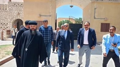 السكرتير المساعد لمحافظة الجيزة يزور مطرانية أطفيح للتهنئة بعيد القيامة المجيد