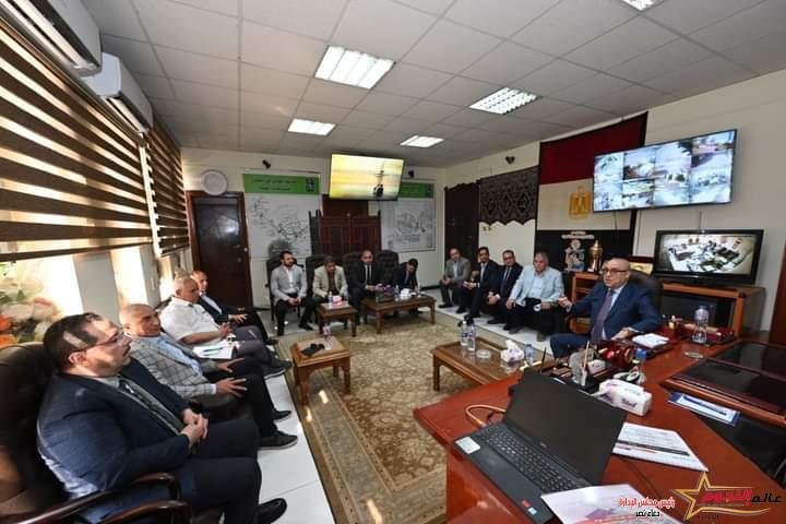 الجزار يعقد اجتماعا بمقر جهاز مدينة العاشر من رمضان لمناقشة مقترحات تطوير المناطق الصناعية بالمدن الجديدة