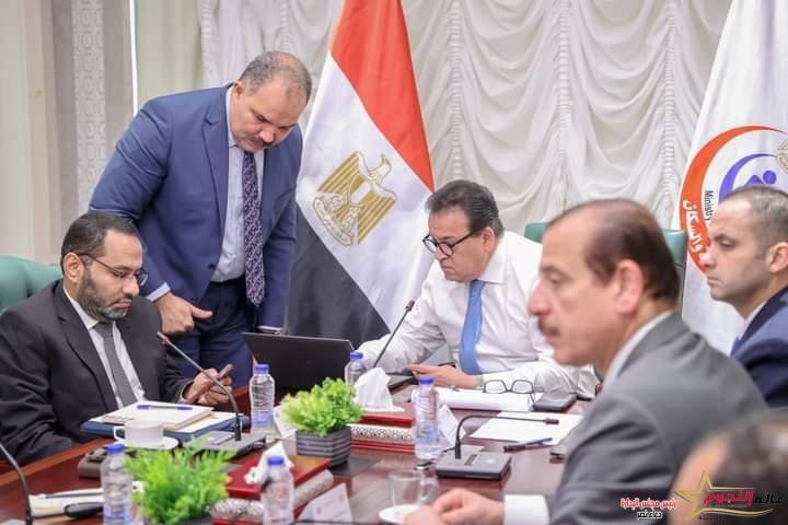 وزير الصحة يتابع الموقف التنفيذي لتحقيق ربط التطبيقات الخاصة بكافة قطاعات الوزارة 1 وزير الصحة يتابع الموقف التنفيذي لتحقيق ربط التطبيقات الخاصة بكافة قطاعات الوزارة