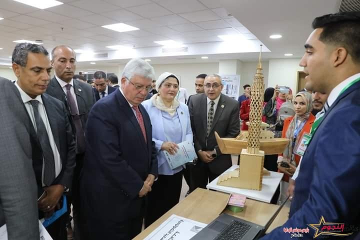 عاشور يشهد ختام فعاليات هاكاثون التكنولوجيا الأول بجامعة 6 أكتوبر التكنولوجية 1 عاشور يشهد ختام فعاليات هاكاثون التكنولوجيا الأول بجامعة 6 أكتوبر التكنولوجية