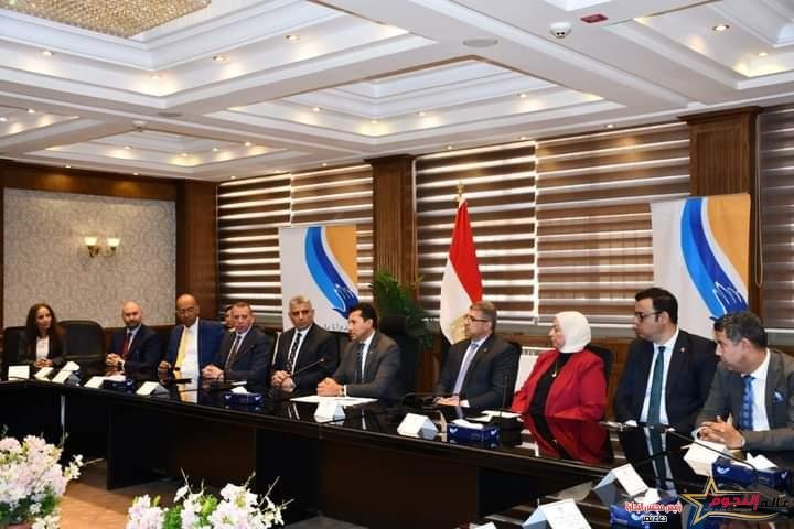صبحي: الوزارة تساهم فى المشروع القومي للوصول للاكتفاء الذاتي من بعض الادوية الهامة من خلال التوعية والترويج