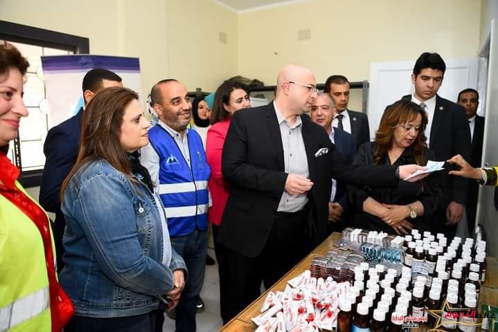 وزيرة الهجرة تتفقد قافلة مؤسسة "راعي مصر" الطبية في قرية علي حمودة 2 وزيرة الهجرة تتفقد قافلة مؤسسة "راعي مصر" الطبية في قرية علي حمودة