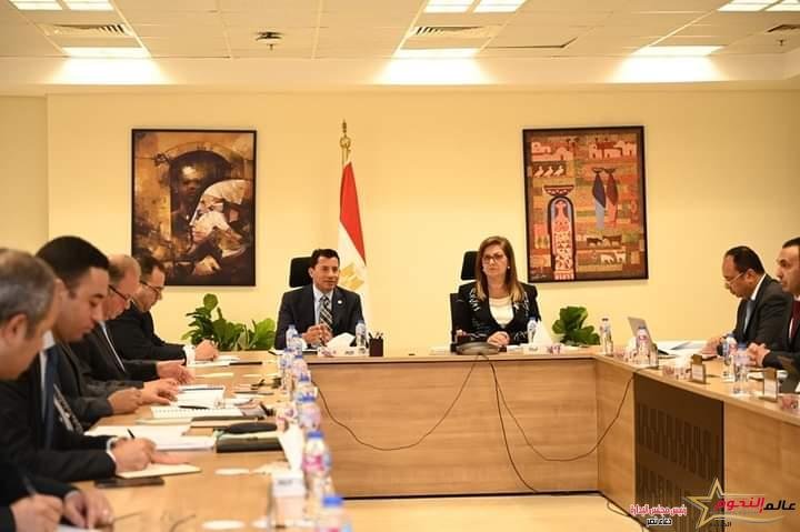 وزير الرياضة يبحث مع وزيرة التخطيط تقييم العروض المتُقدمة لإدارة وتشغيل مدينة مصر الدولية للألعاب الأولمبية 2 وزير الرياضة يبحث مع وزيرة التخطيط تقييم العروض المتُقدمة لإدارة وتشغيل مدينة مصر الدولية للألعاب الأولمبية