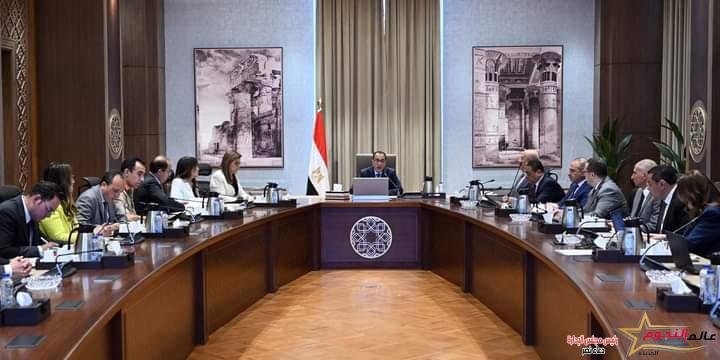 رئيس الوزراء يُتابع إجراءات وضع سقف للاستثمارات العامة