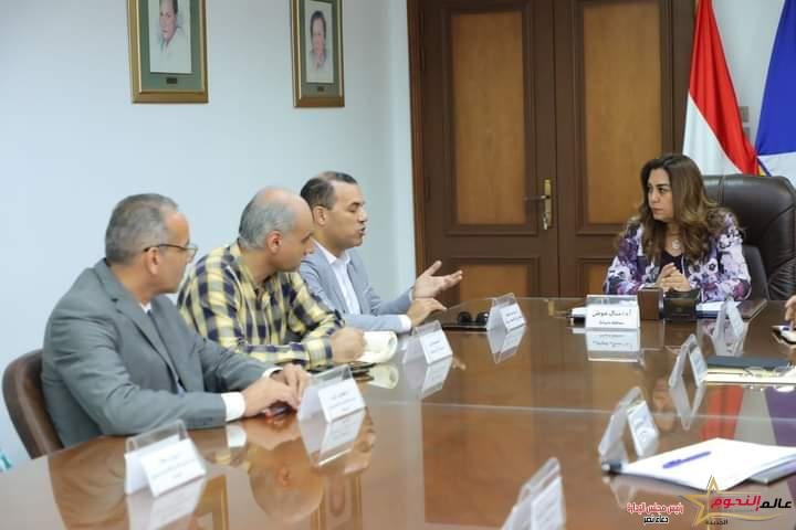 محافظ دمياط تبحث شكوى عمال الأمن بمديرية الصحة بشأن عدم صرف رواتبهم منذ ثلاثة أشهر 2 محافظ دمياط تبحث شكوى عمال الأمن بمديرية الصحة بشأن عدم صرف رواتبهم منذ ثلاثة أشهر