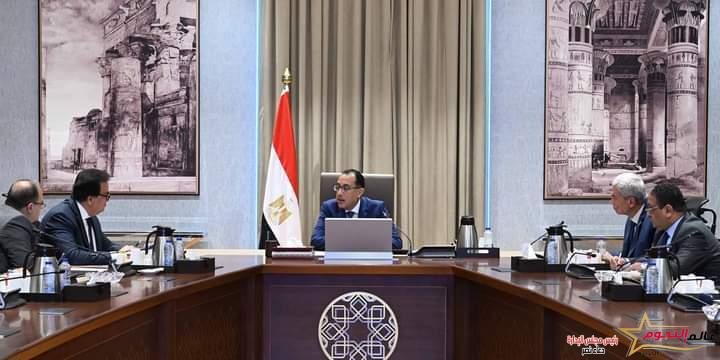 رئيس الوزراء يتابع موقف توافر الأدوية والمستلزمات الطبية 2 رئيس الوزراء يتابع موقف توافر الأدوية والمستلزمات الطبية