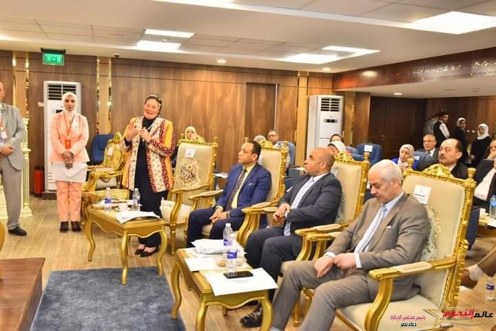 محافظ أسيوط ورئيس الجامعة يشهدان مؤتمر التوعية بالمبادرة الوطنية للمشروعات الخضراء الذكية في دورتها الثالثة