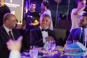 الإمارات تكرم "صوت الأردن" الفنان عمر العبداللات بجائزة قادة العمل الإنساني 3 الإمارات تكرم "صوت الأردن" الفنان عمر العبداللات بجائزة قادة العمل الإنساني