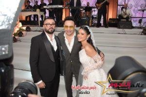 مصطفى قمر يتألق بأغانيه في حفل زفاف نجلة سامح يسري .. صور 2 مصطفى قمر يتألق بأغانيه في حفل زفاف نجلة سامح يسري .. صور