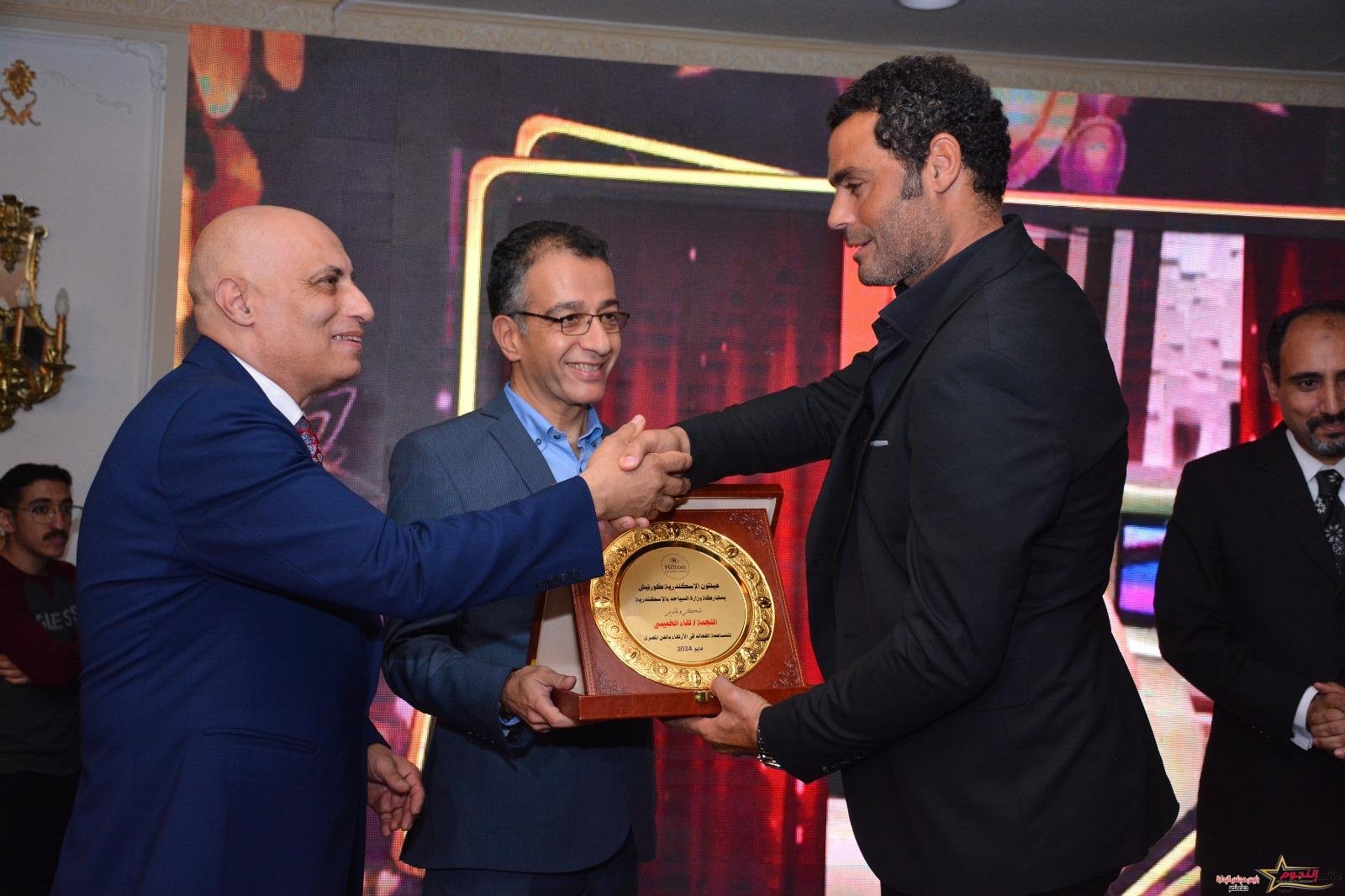 هيلتون الكورنيش يكرم نجوم السينما والدراما 8 هيلتون الكورنيش يكرم نجوم السينما والدراما