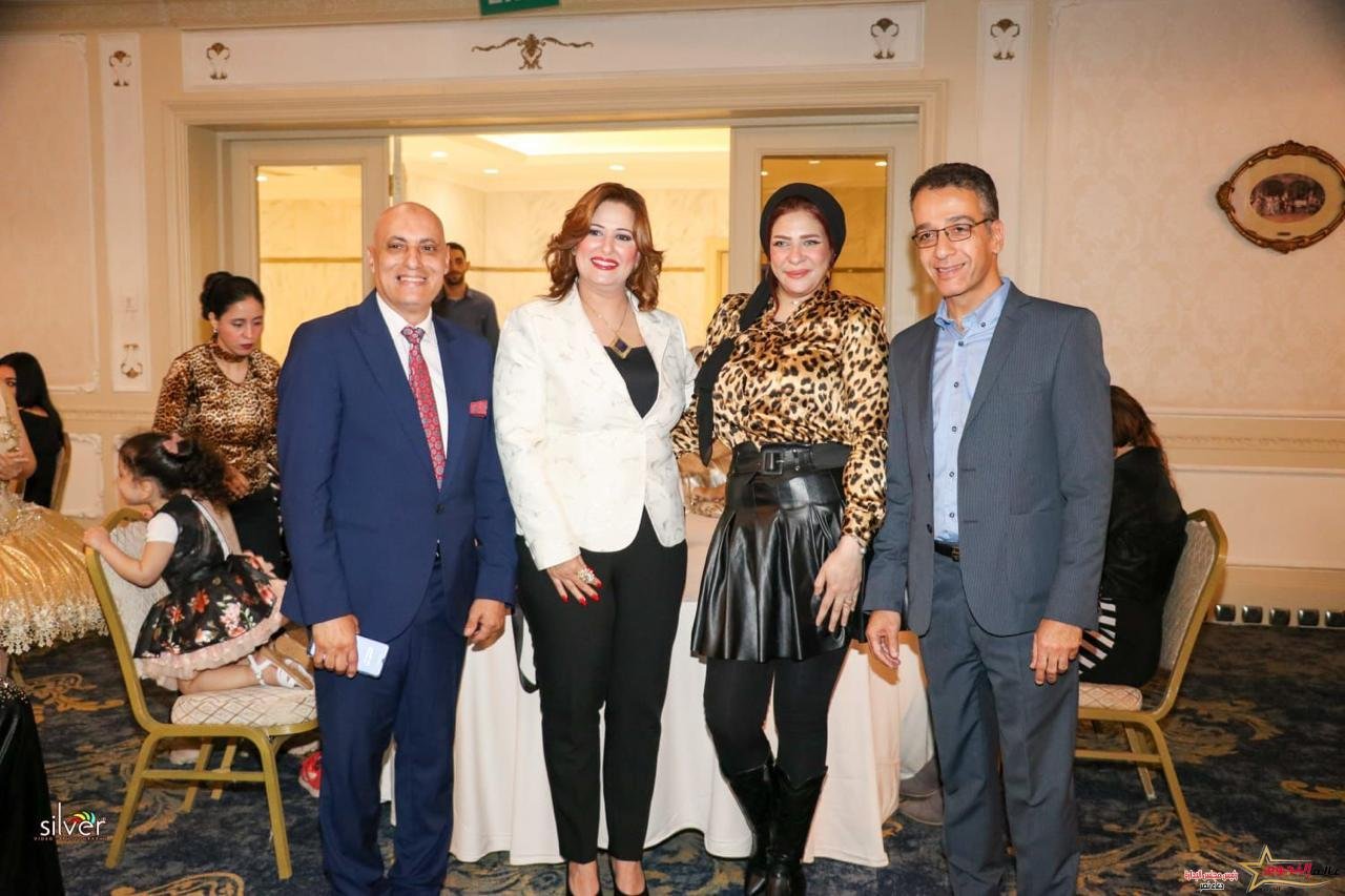 إطلالة ساحرة لـ الإعلامية دعاء نصر بـ حفل "نجوم تستحق التكريم" بالإسكندرية