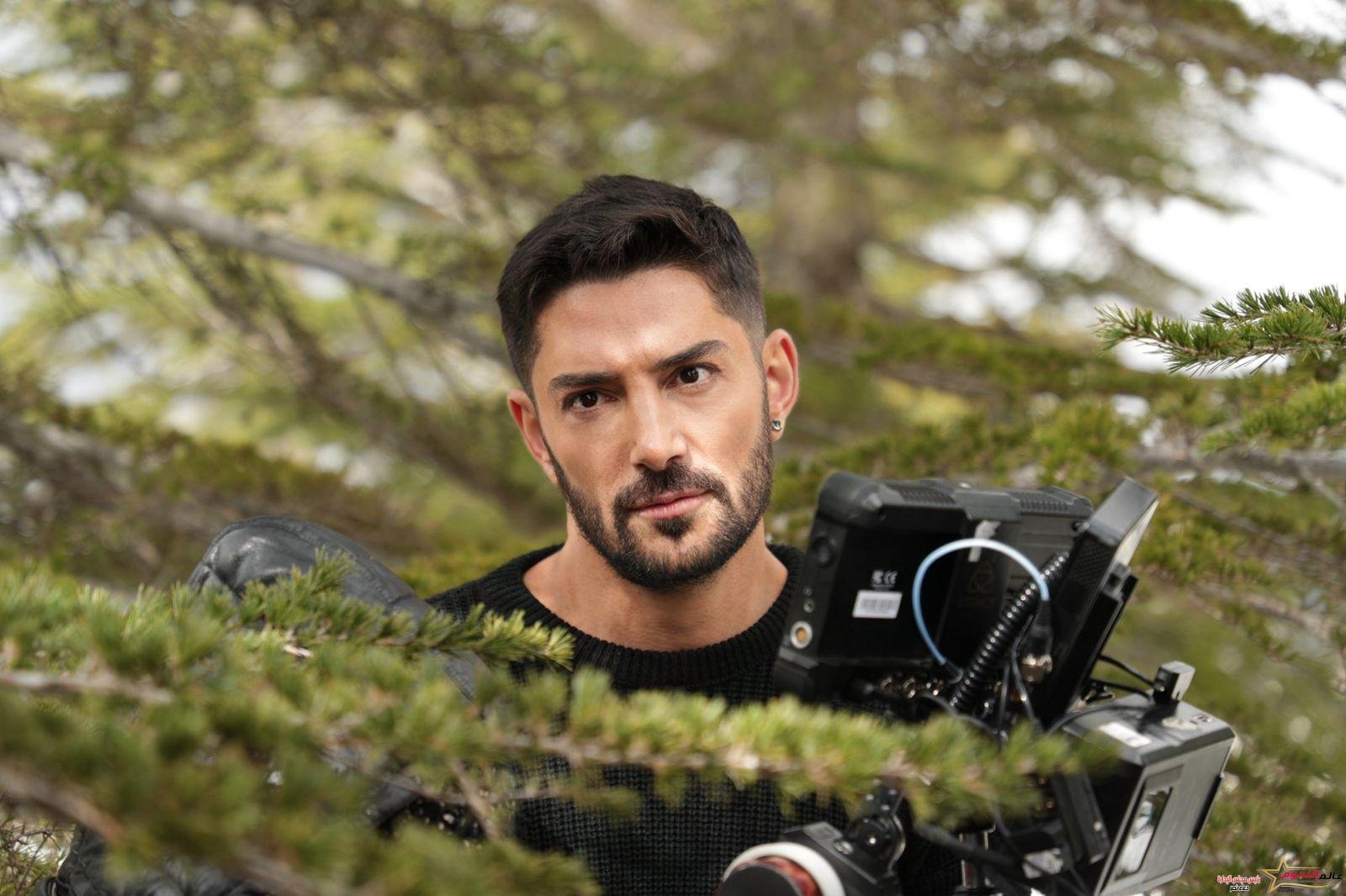 وسام هلال يطلق كليب "كل الكون" وينتهي من تصوير دويتو مع طارق الشيخ