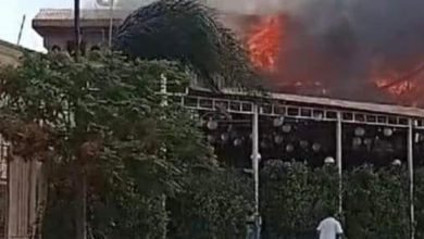 السيطرة على حريق هائل في قرية سياحية بالدقهلية