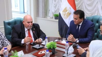 وزير الصحة يستقبل السفير الكوبي لدى مصر لتعزيز سبل التعاون بين البلدين في المجال الصحي