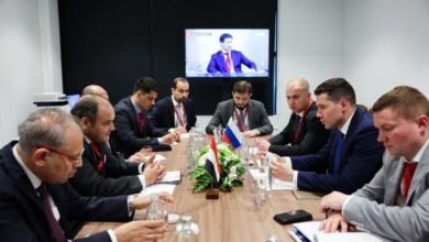 سمير يبحث مع نظيره الروسي ملفات التعاون المشترك بين البلدين وسبل تعزيز العلاقات الثنائية في مجالات التجارة والصناعة والاستثمار