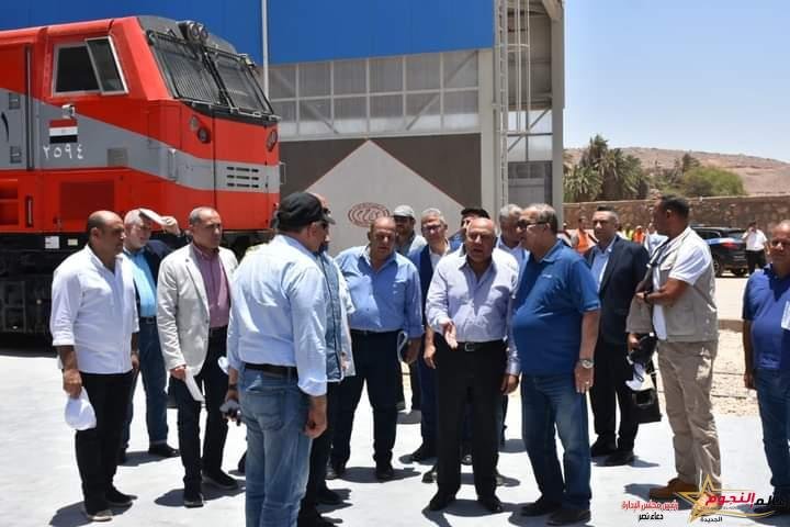 وزير النقل يتفقد محطة أسوان للسكك الحديدية ويتابع تطوير ورشة أسوان 2 وزير النقل يتفقد محطة أسوان للسكك الحديدية ويتابع تطوير ورشة أسوان