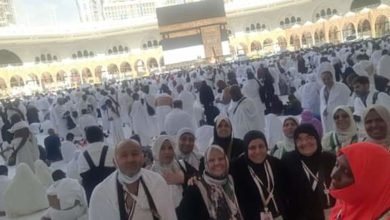 حجاج الجمعيات الأهلية يواصلون أداء المناسك .. ويرمون جمرة العقبة الكبرى.. والبعثة توفر كافة الخدمات في مشعر منى