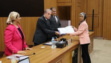 محافظ جنوب سيناء يكرم مدير إدارة متابعة التحصيل وفريق العمل بالمدن لتميزهم في زيادة إيرادات المحافظة