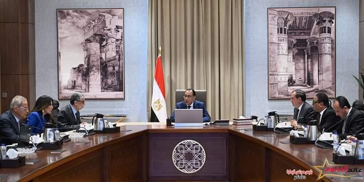 رئيس الوزراء يناقش مع الوزراء المعنيين حلول مشكلة انقطاع الكهرباء وتخفيف الأحمال