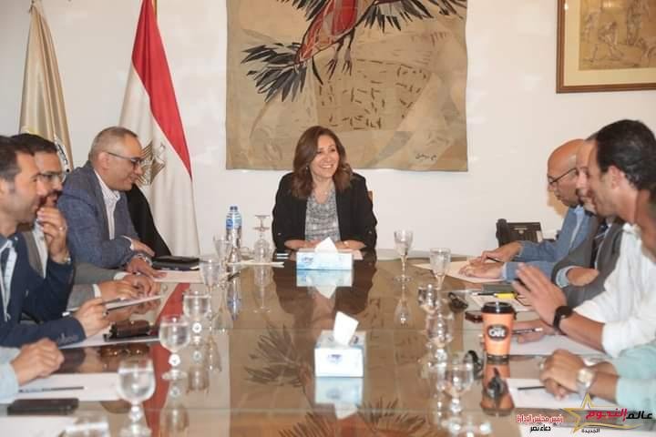 الكيلاني تجتمع وقيادات الهيئة العامة لقصور الثقافة لمناقشة خطة الهيئة خلال العام المالي الجديد 2 الكيلاني تجتمع وقيادات الهيئة العامة لقصور الثقافة لمناقشة خطة الهيئة خلال العام المالي الجديد