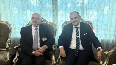 وزير التجارة والصناعة يلتقي نائب وزير الخارجية للدبلوماسية الاقتصادية اليوناني لبحث سبل دعم العلاقات الاقتصادية والتجارية بين البلدين