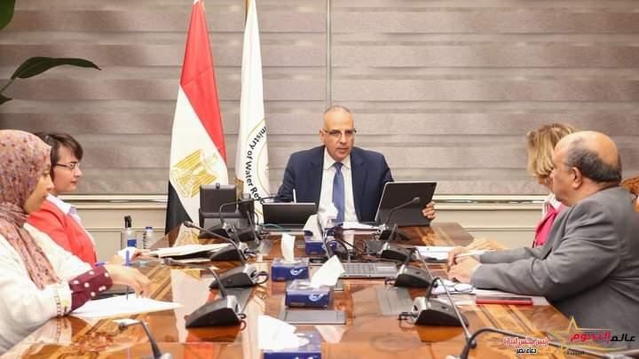 الدكتور سويلم يلتقى رئيس لجنة الرى بغرفة الصناعة الفرنسية ورئيس مجلس أمناء مؤسسة إقتصاد المعرفة منصة بشاير الزراعية 2 الدكتور سويلم يلتقى رئيس لجنة الرى بغرفة الصناعة الفرنسية ورئيس مجلس أمناء مؤسسة إقتصاد المعرفة منصة بشاير الزراعية