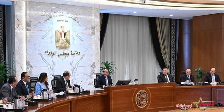 رئيس الوزراء يلتقي أعضاء غرفة التجارة والصناعة الفرنسية ومسئولي كبرى الشركات الفرنسية العاملة في مصر 2 رئيس الوزراء يلتقي أعضاء غرفة التجارة والصناعة الفرنسية ومسئولي كبرى الشركات الفرنسية العاملة في مصر