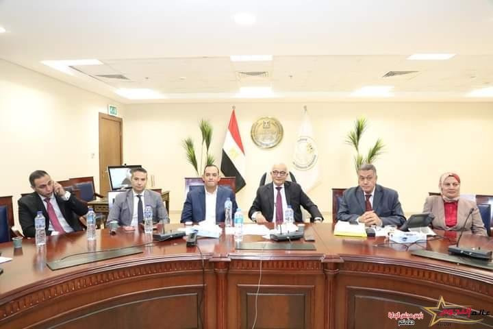 وزير التربية والتعليم يتابع انتظام سير لجان امتحانات الثانوية العامة من خلال غرفة العمليات المركزية بالوزارة