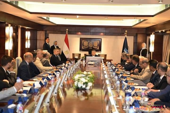 رئيس قناة السويس ورئيس الهيئة الاقتصادية يشهدان توقيع عقد بين شركة "انتيبوليوشن إيجيبت" والشركة المصرية للتوريدات 2 رئيس قناة السويس ورئيس الهيئة الاقتصادية يشهدان توقيع عقد بين شركة "انتيبوليوشن إيجيبت" والشركة المصرية للتوريدات