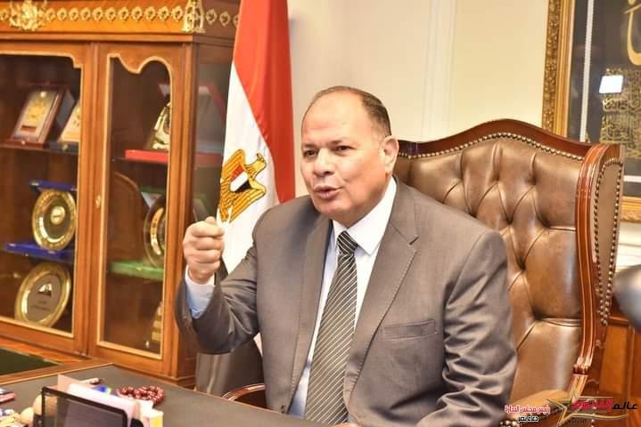 محافظ أسيوط يوجه رؤساء المراكز والأحياء بمتابعة تطبيق قرارات رئاسة الوزراء بشأن مواعيد غلق المحلات والمولات التجارية