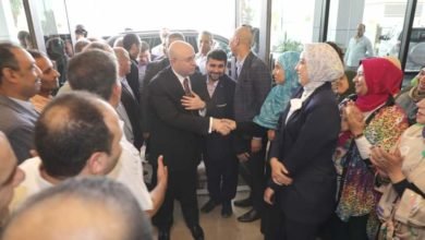 في أول يوم بعد تجديد الثقة ...استقبال قيادات والعاملين بالديوان العام لمحافظ بني سويف 