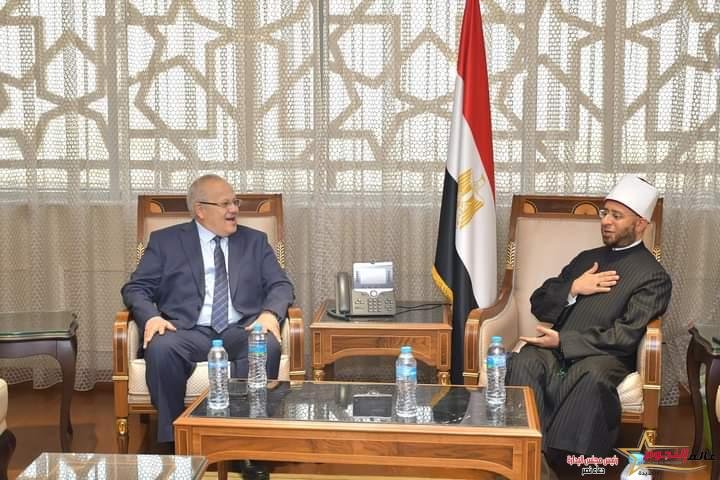 أسامة الأزهري يستقبل رئيس جامعة القاهرة لتهنئته بتوليه حقيبة وزارة الأوقاف