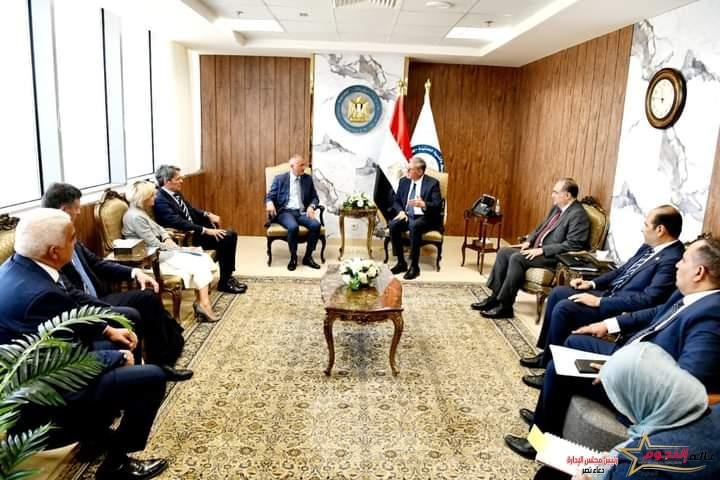 وزير البترول يستقبل وفداً رفيع المستوى من المسئولين بشركة إينى الإيطالية