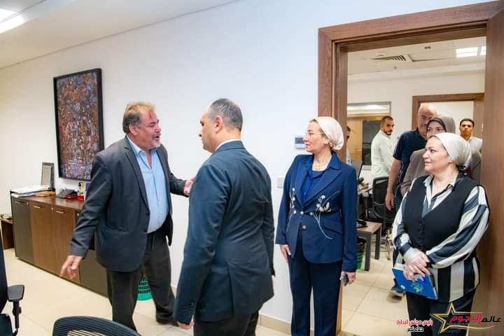 وزيرة البيئة فى جولة تفقدية بمبنى الوزارة 1 وزيرة البيئة فى جولة تفقدية بمبنى الوزارة